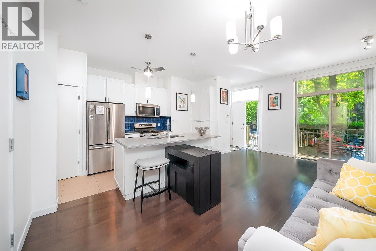 983 RICHARDS STREET, Vancouver, British Columbia