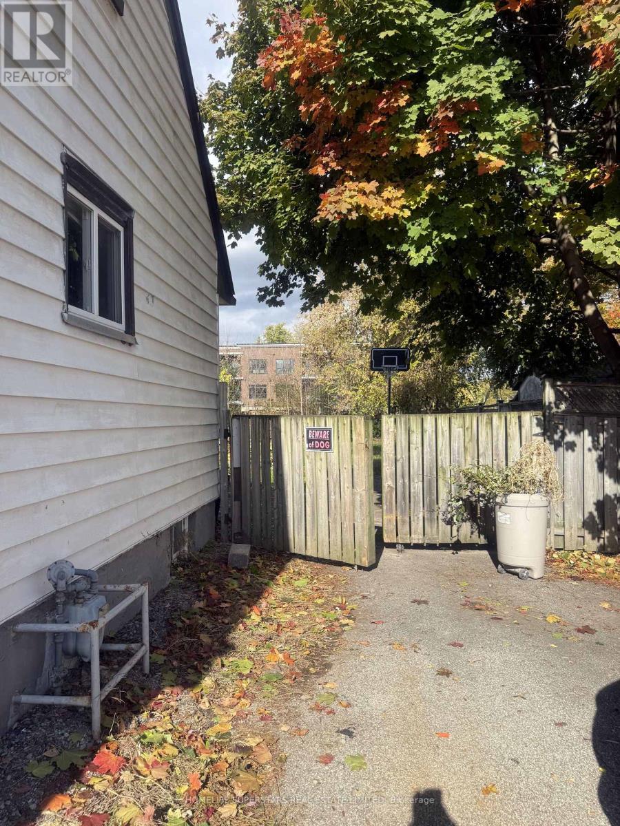 Unit#1 - 6391 Mcleod Road, Niagara Falls, Ontario  L2G 3G2 - Photo 15 - X12500384