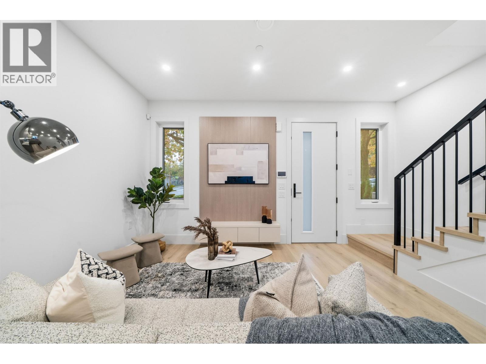 323 N Kamloops Street, Vancouver, British Columbia  V5K 0A9 - Photo 6 - R3063776