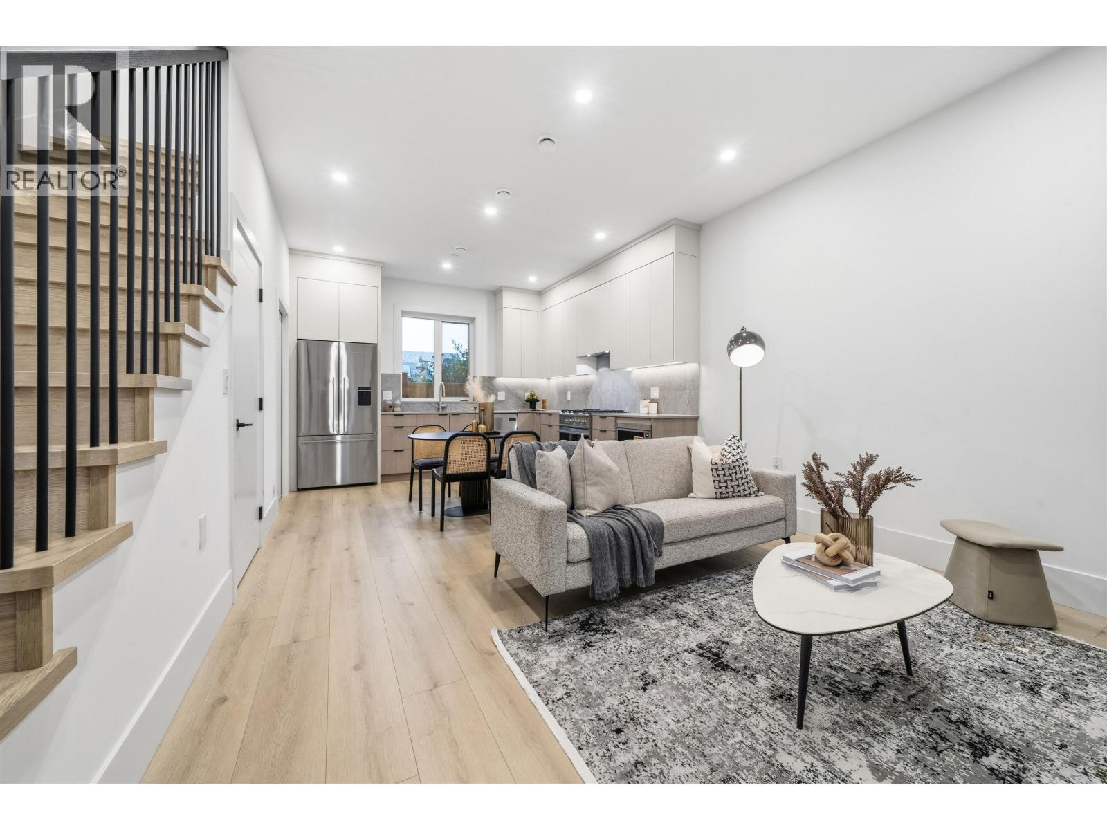 323 N Kamloops Street, Vancouver, British Columbia  V5K 0A9 - Photo 2 - R3063776