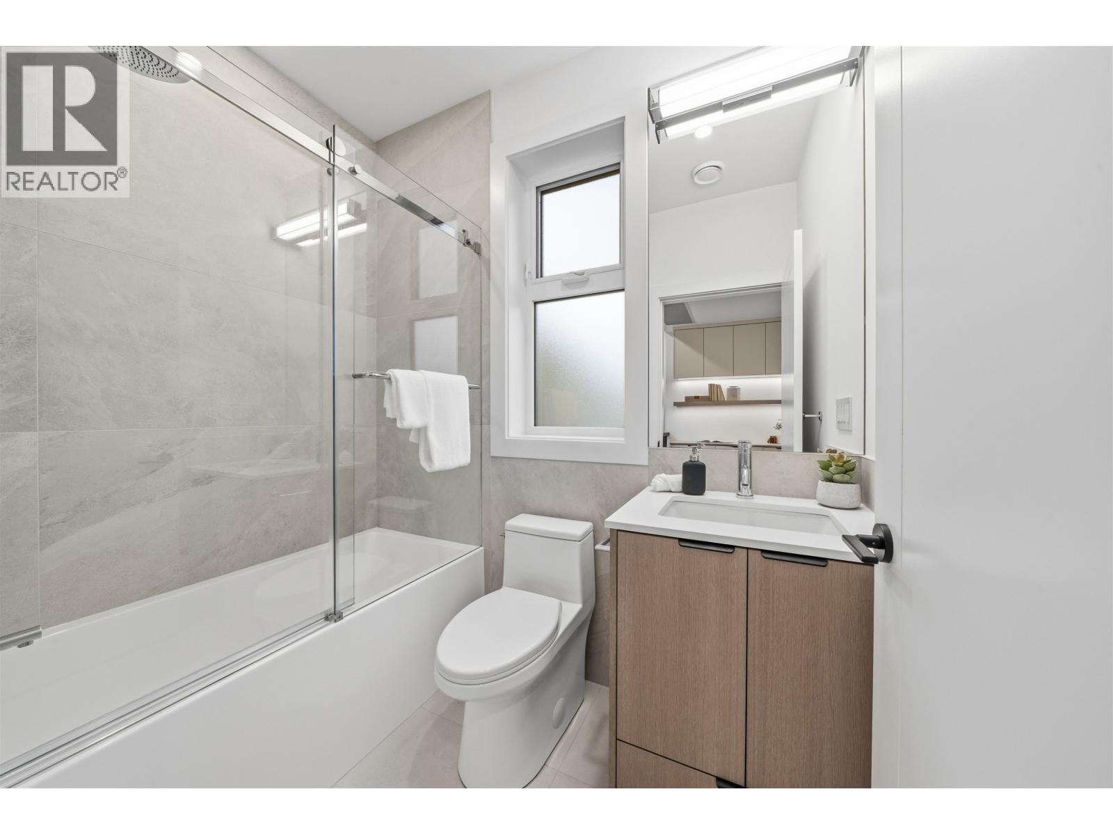 323 N Kamloops Street, Vancouver, British Columbia  V5K 0A9 - Photo 14 - R3063776