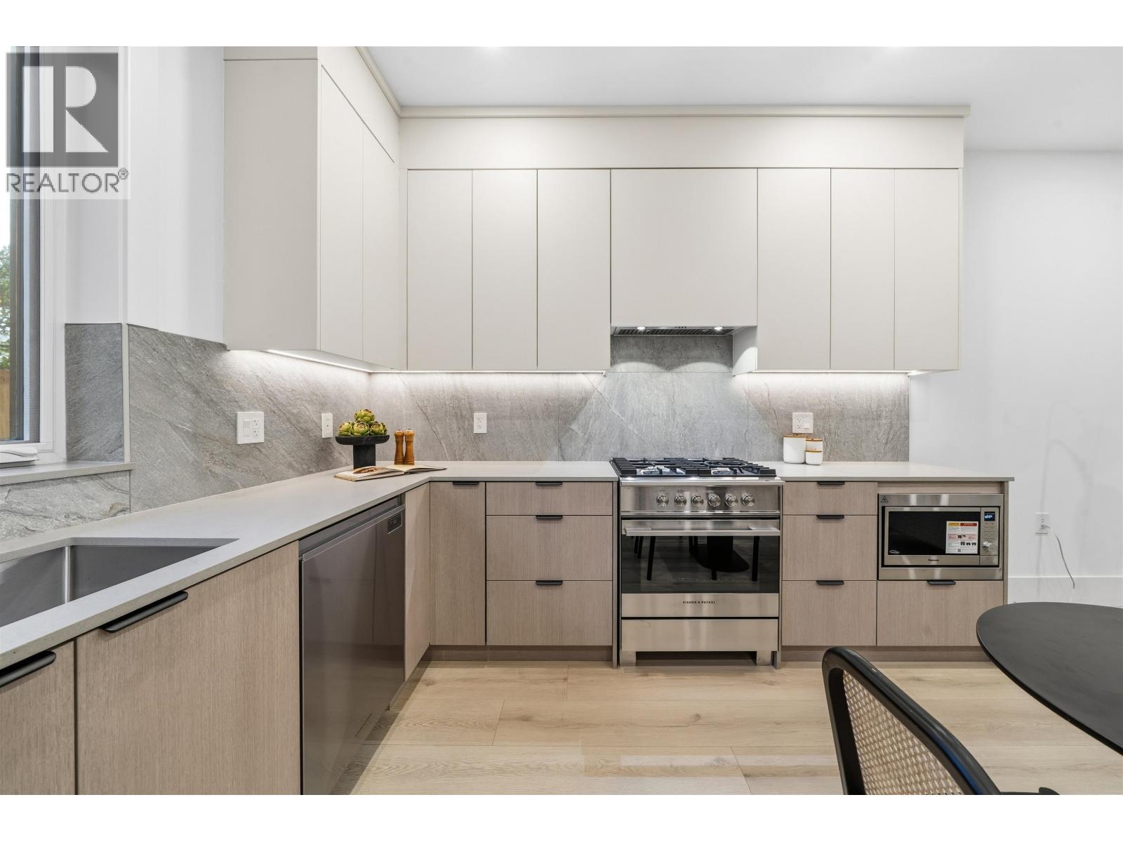 323 N Kamloops Street, Vancouver, British Columbia  V5K 0A9 - Photo 4 - R3063776