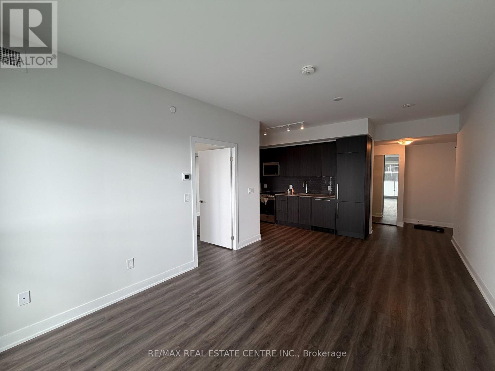 3111 - 4130 Parkside Village Drive W, Mississauga, Ontario  L5B 0L7 - Photo 2 - W12499570