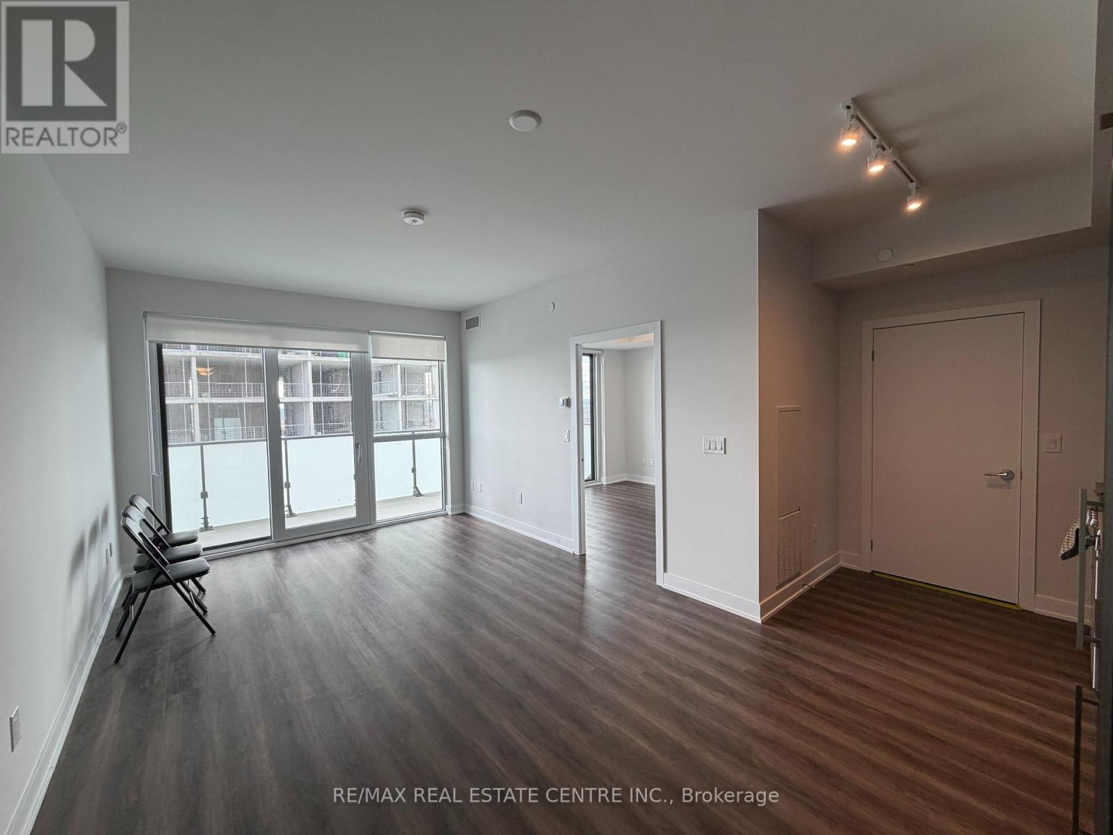 3111 - 4130 Parkside Village Drive W, Mississauga, Ontario  L5B 0L7 - Photo 3 - W12499570