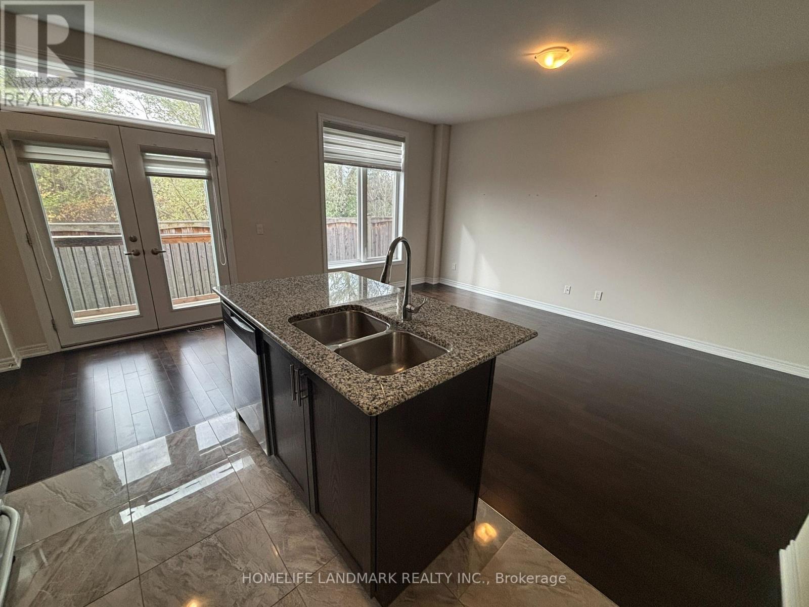 2362 Natasha Circle, Oakville, Ontario  L6M 1P2 - Photo 5 - W12418311