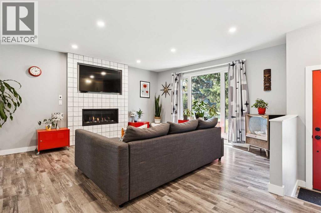 224 Cedarbrae Crescent Sw, Calgary, Alberta  T2W 1Y4 - Photo 10 - A2260385