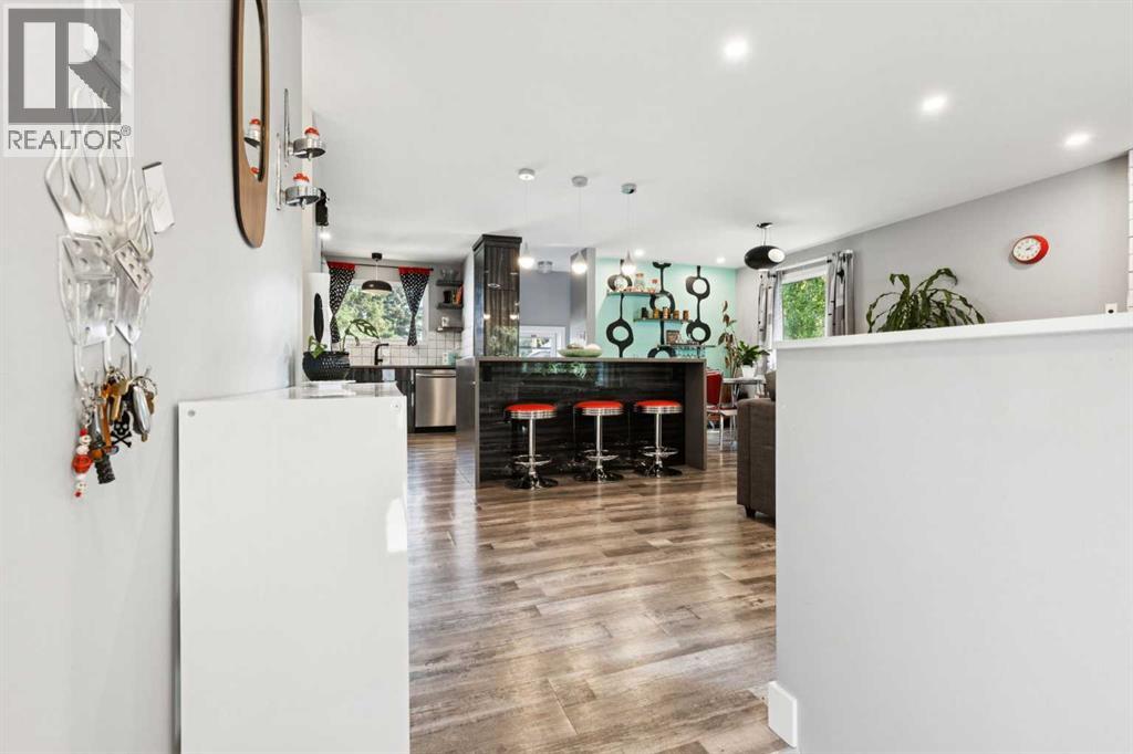 224 Cedarbrae Crescent Sw, Calgary, Alberta  T2W 1Y4 - Photo 8 - A2260385