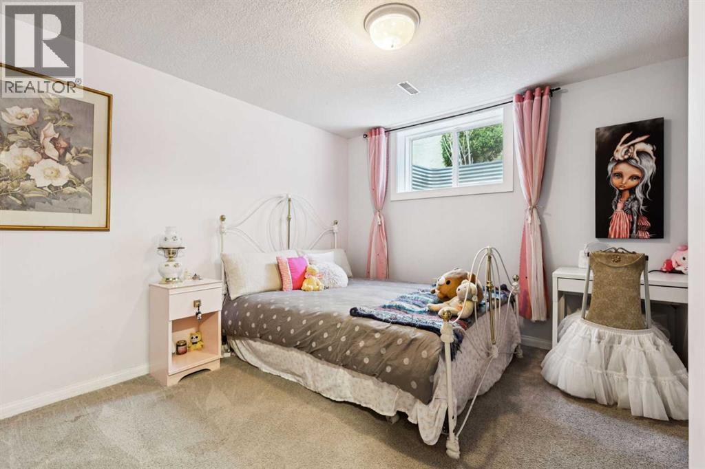 224 Cedarbrae Crescent Sw, Calgary, Alberta  T2W 1Y4 - Photo 34 - A2260385