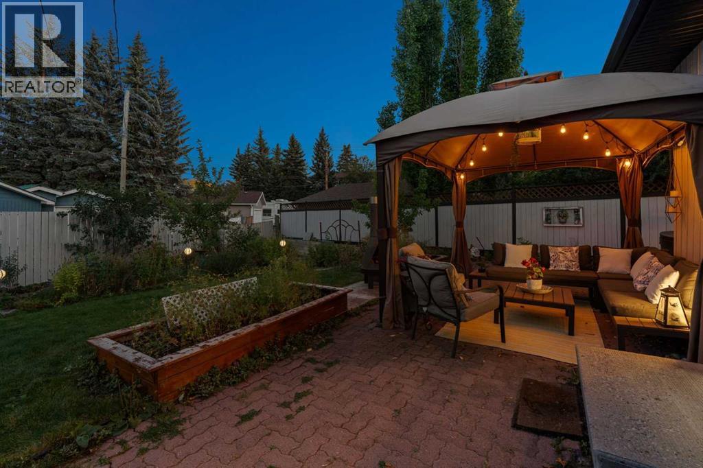 224 Cedarbrae Crescent Sw, Calgary, Alberta  T2W 1Y4 - Photo 4 - A2260385