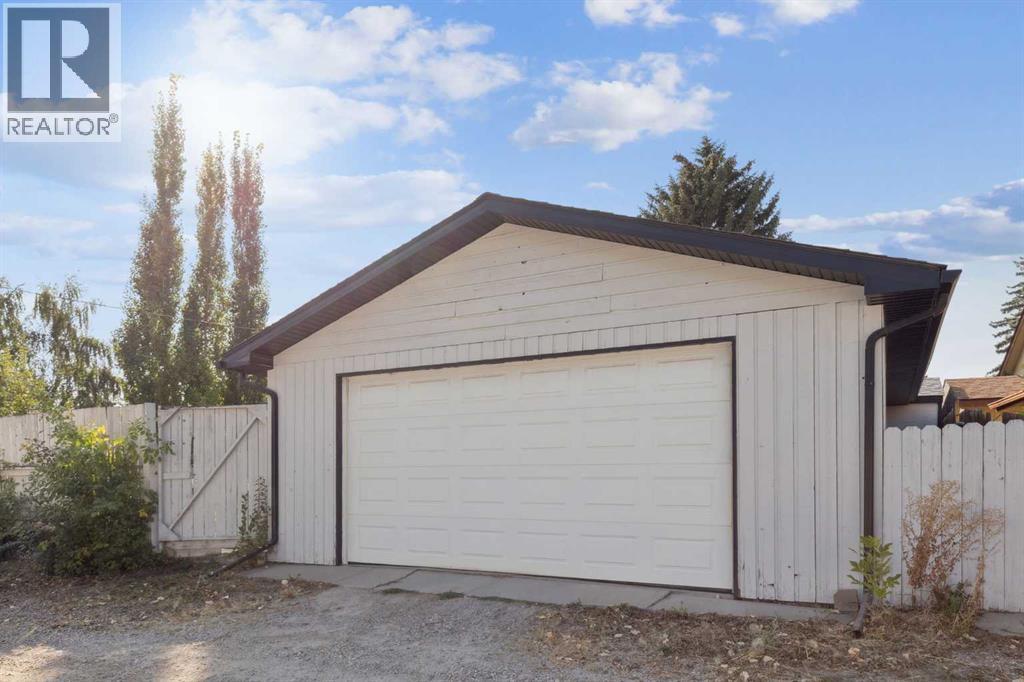 224 Cedarbrae Crescent Sw, Calgary, Alberta  T2W 1Y4 - Photo 44 - A2260385