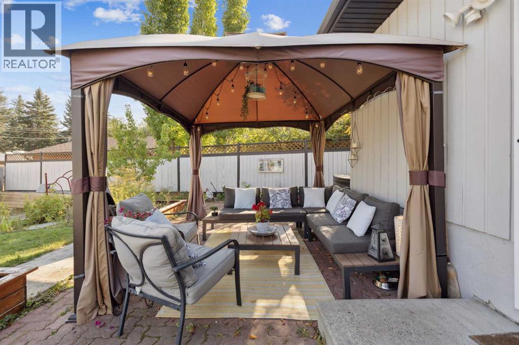 224 Cedarbrae Crescent Sw, Calgary, Alberta  T2W 1Y4 - Photo 39 - A2260385