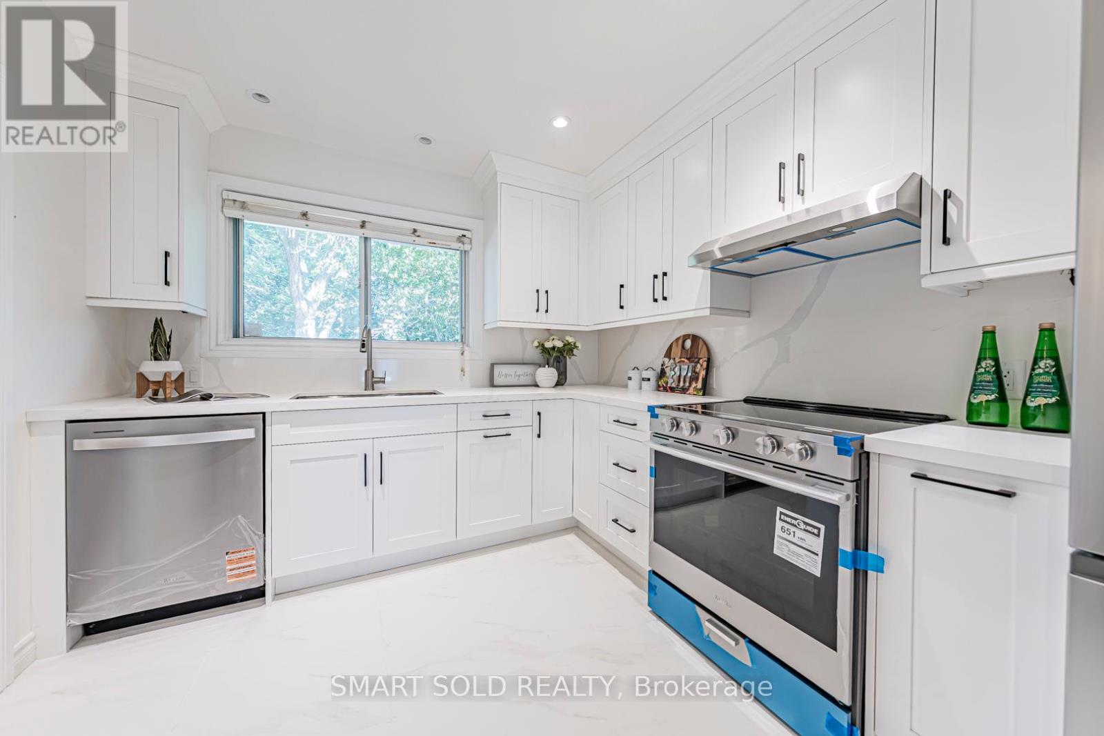 42 Davean Drive, Toronto, Ontario  M2L 2R7 - Photo 12 - C12500362