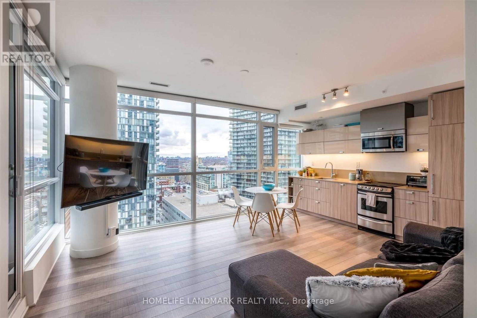 1911 - 290 Adelaide Street W, Toronto, Ontario  M5V 1P6 - Photo 2 - C12500366