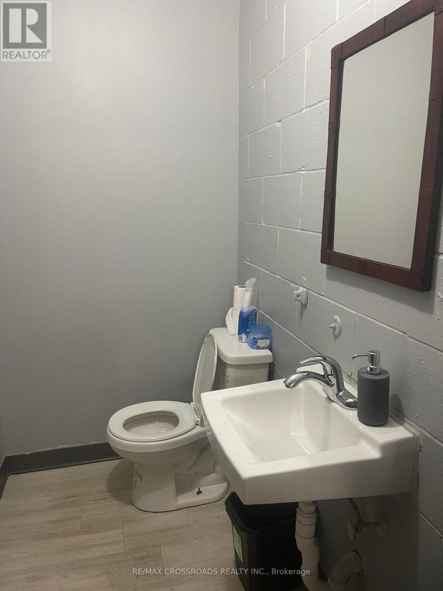 2 - 33 Peelar Road, Vaughan, Ontario  L4K 1A3 - Photo 3 - N12500358