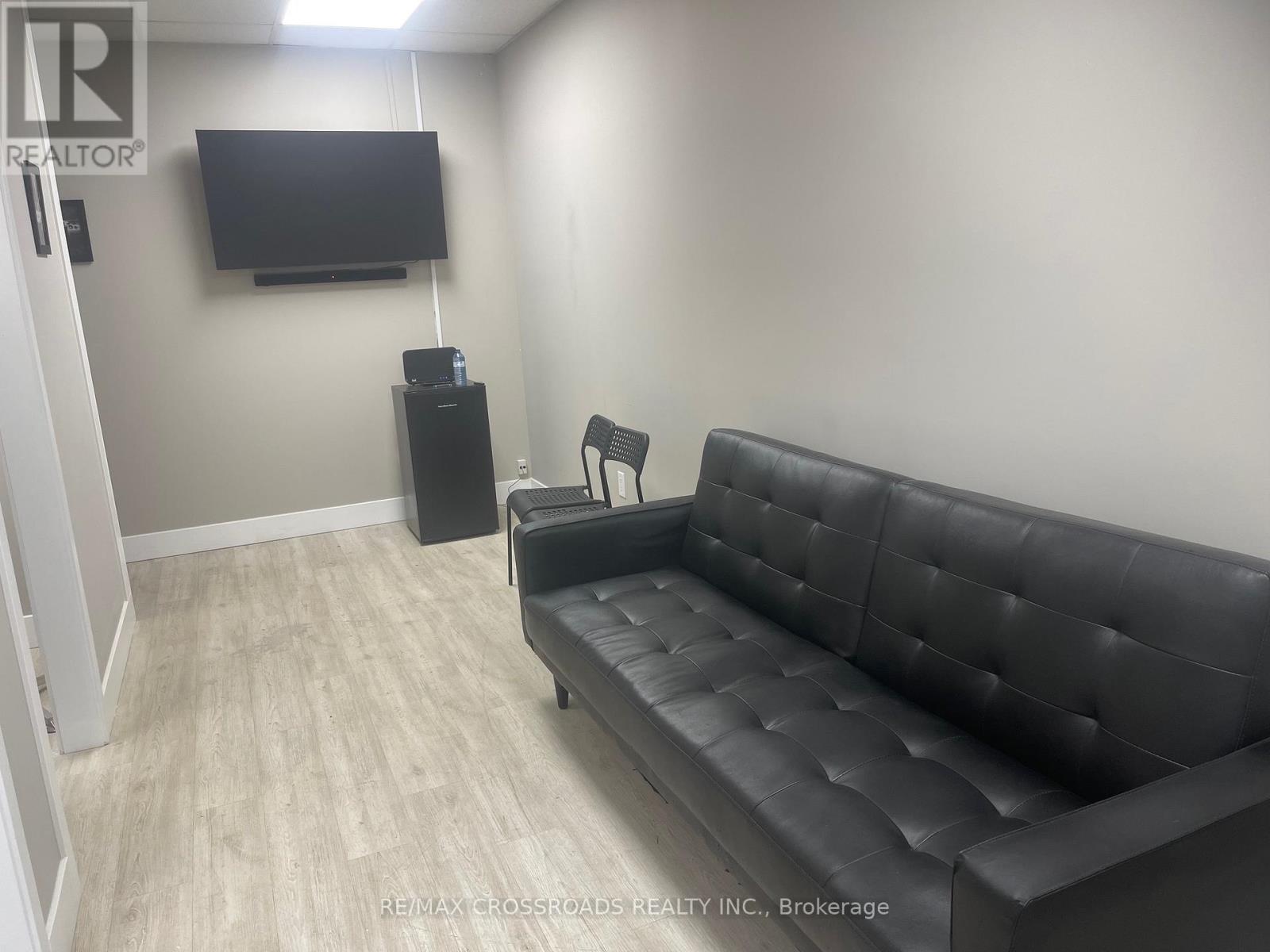 2 - 33 Peelar Road, Vaughan, Ontario  L4K 1A3 - Photo 4 - N12500358