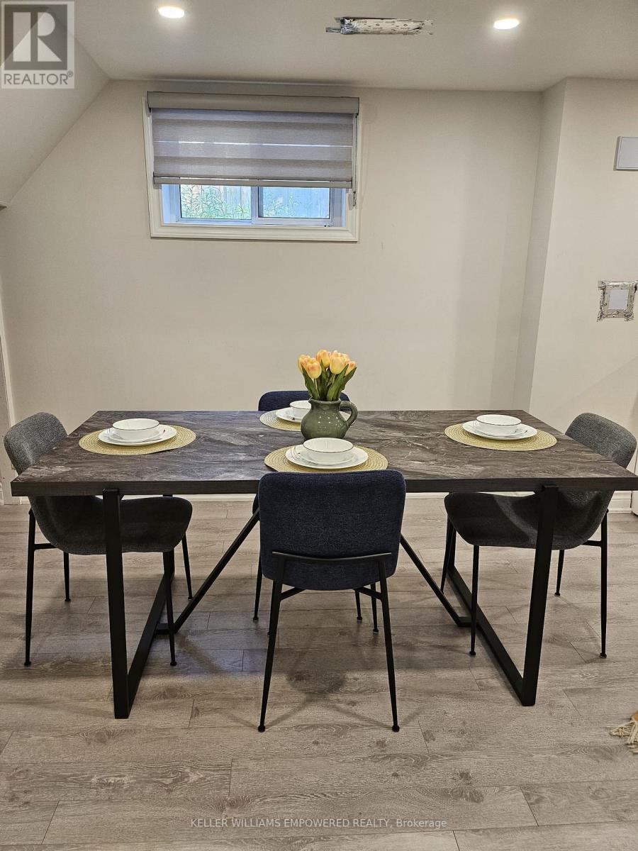 333 Paliser Crescent S, Richmond Hill, Ontario  L4C 1R9 - Photo 5 - N12500360