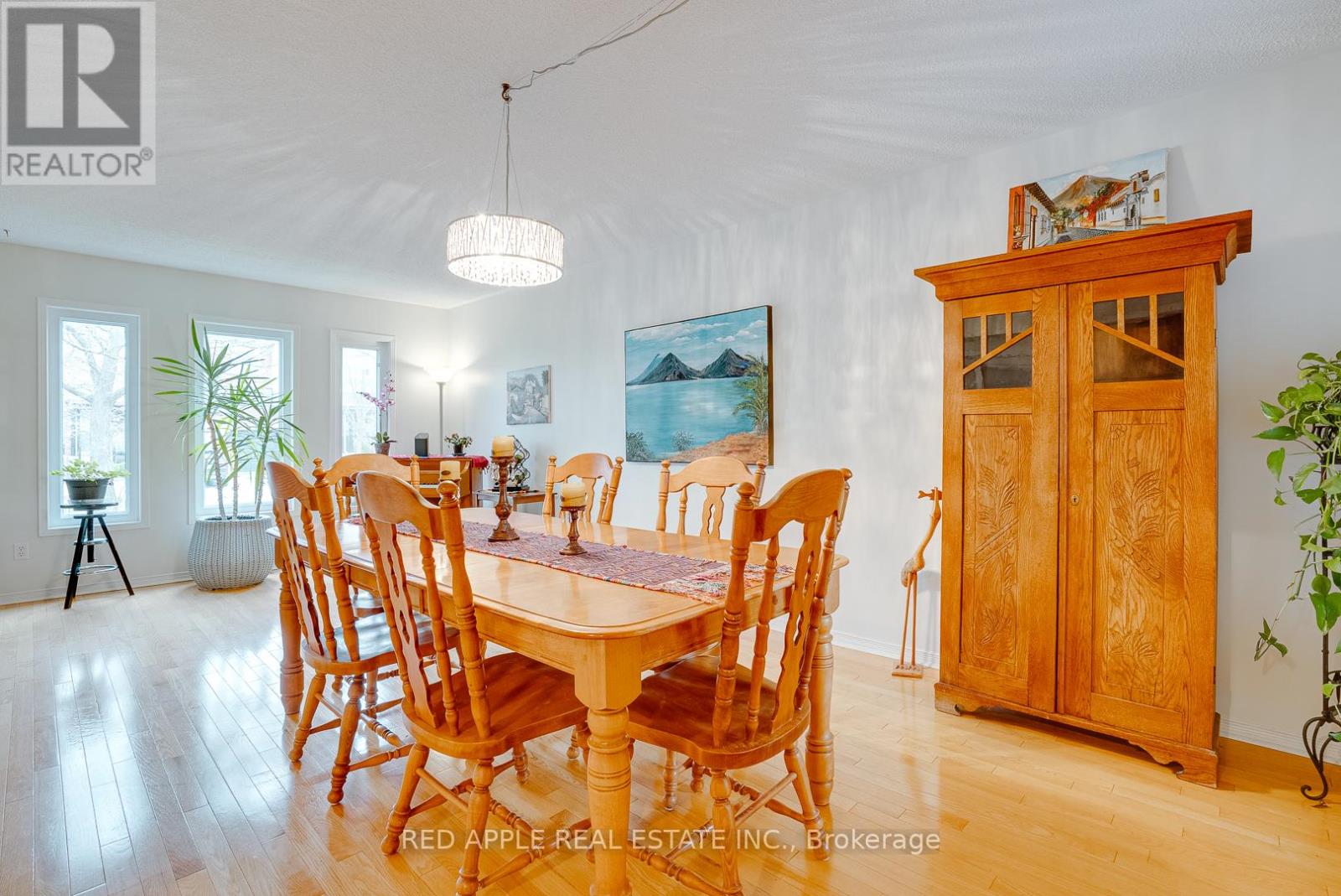 60 Snedden Avenue, Aurora, Ontario  L4G 7K6 - Photo 3 - N12500374