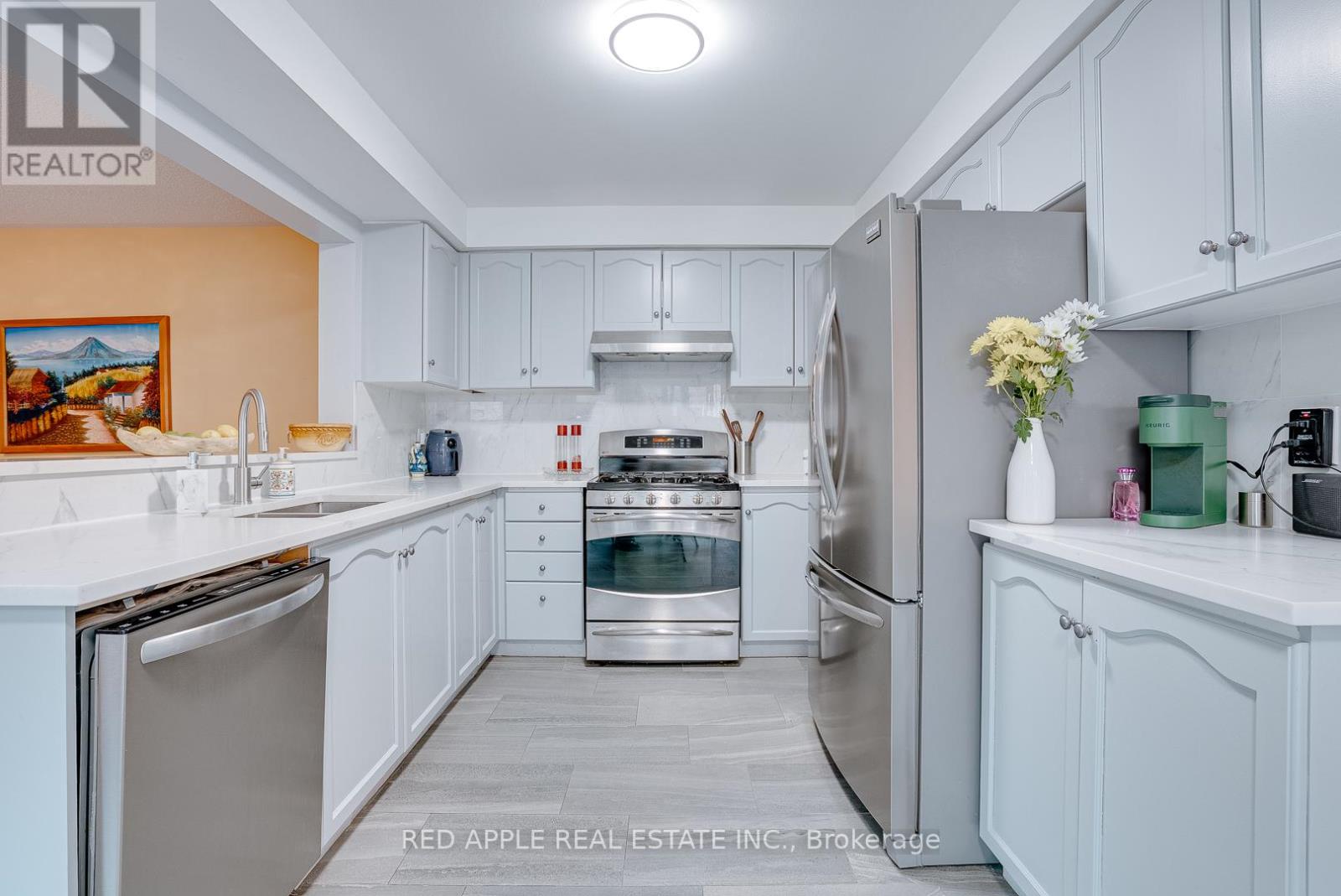 60 Snedden Avenue, Aurora, Ontario  L4G 7K6 - Photo 5 - N12500374