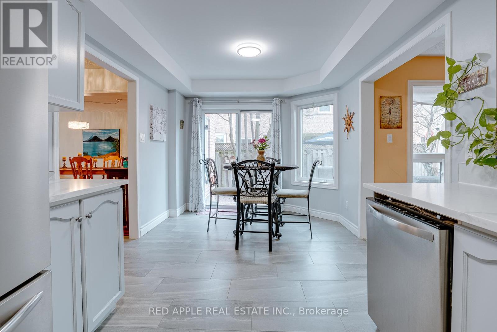 60 Snedden Avenue, Aurora, Ontario  L4G 7K6 - Photo 8 - N12500374