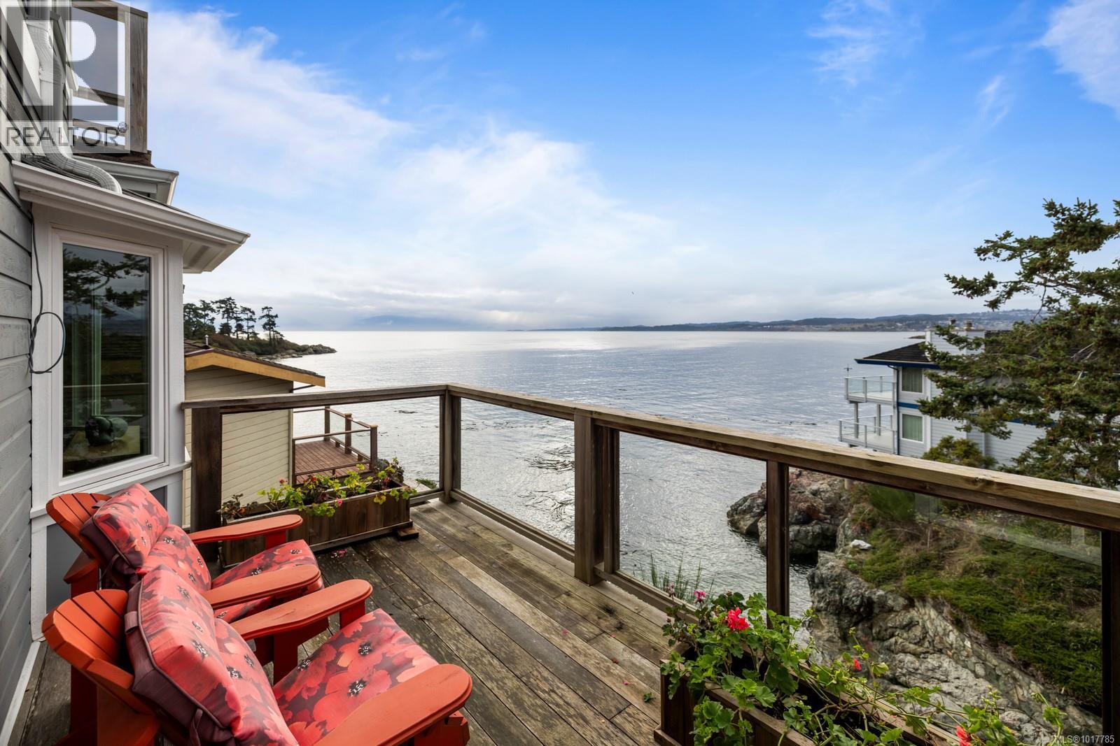 404 Constance Ave, Esquimalt, British Columbia  V9A 6N3 - Photo 16 - 1017785