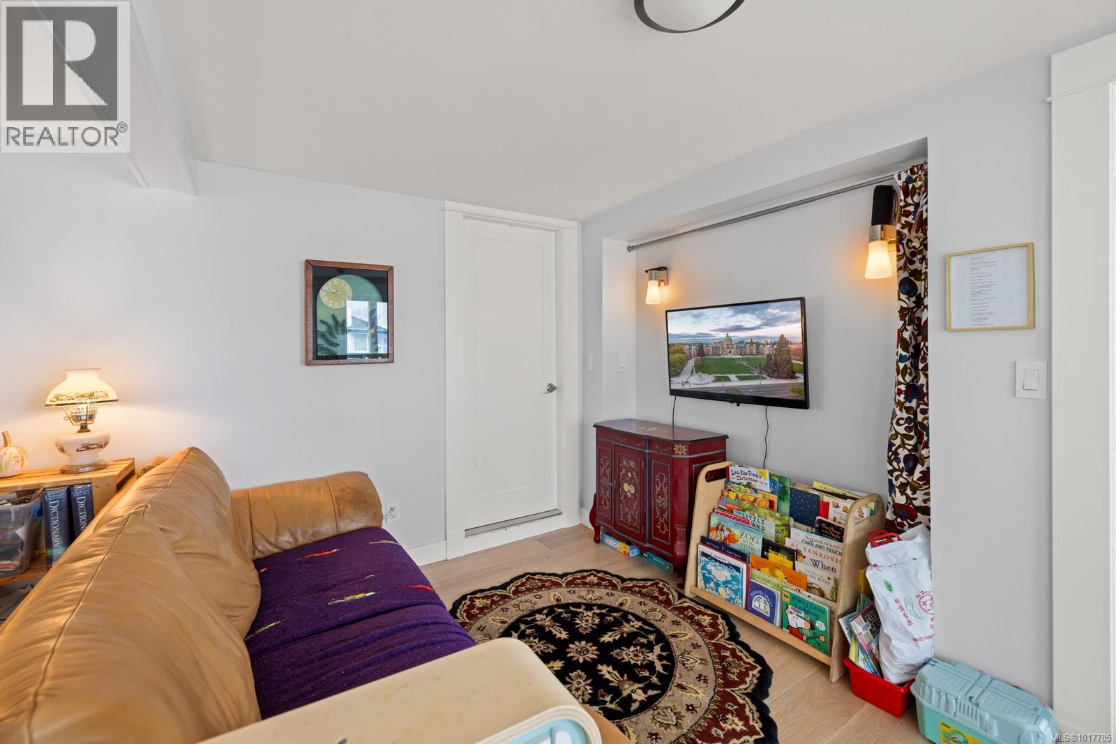 404 Constance Ave, Esquimalt, British Columbia  V9A 6N3 - Photo 63 - 1017785