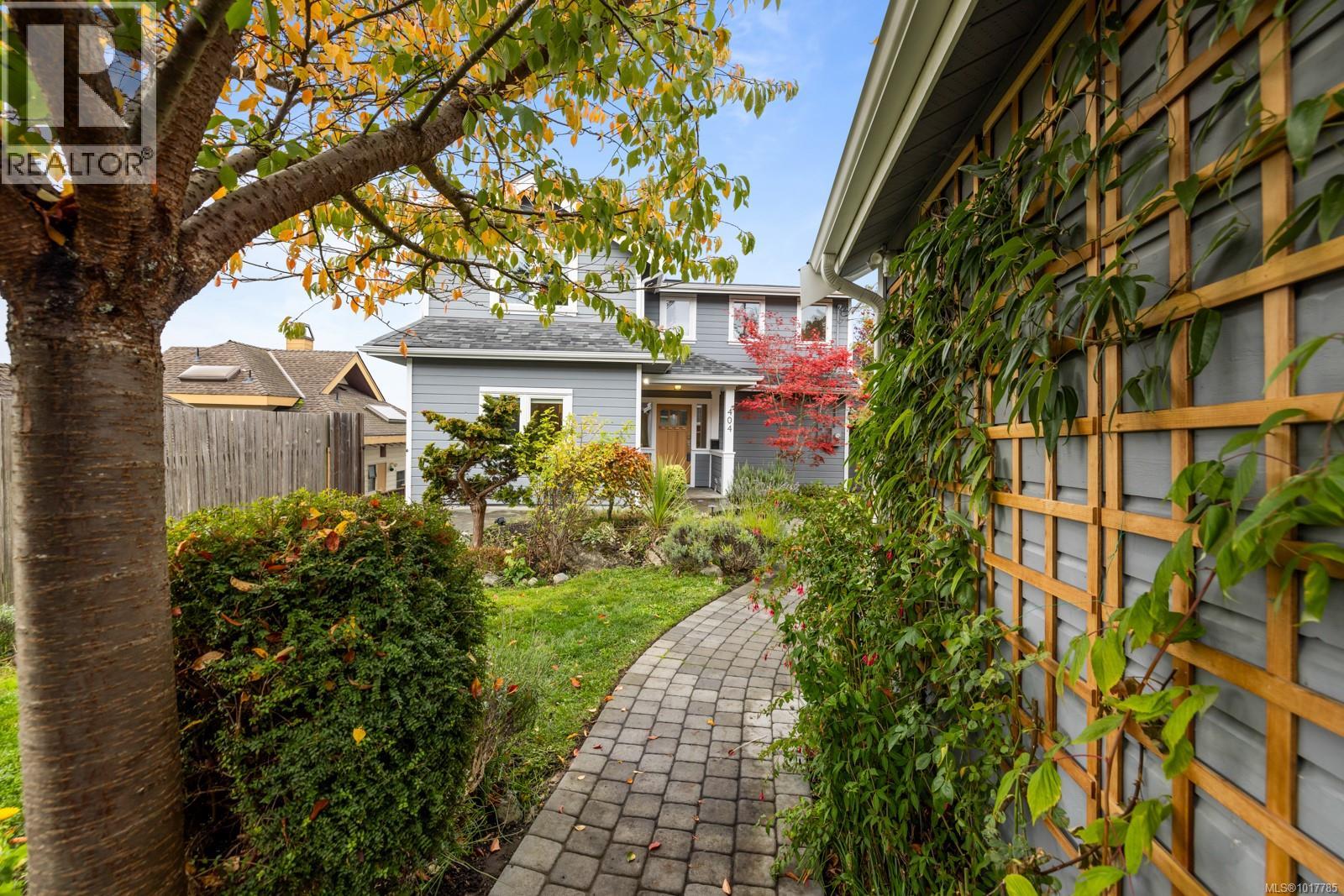 404 Constance Ave, Esquimalt, British Columbia  V9A 6N3 - Photo 5 - 1017785