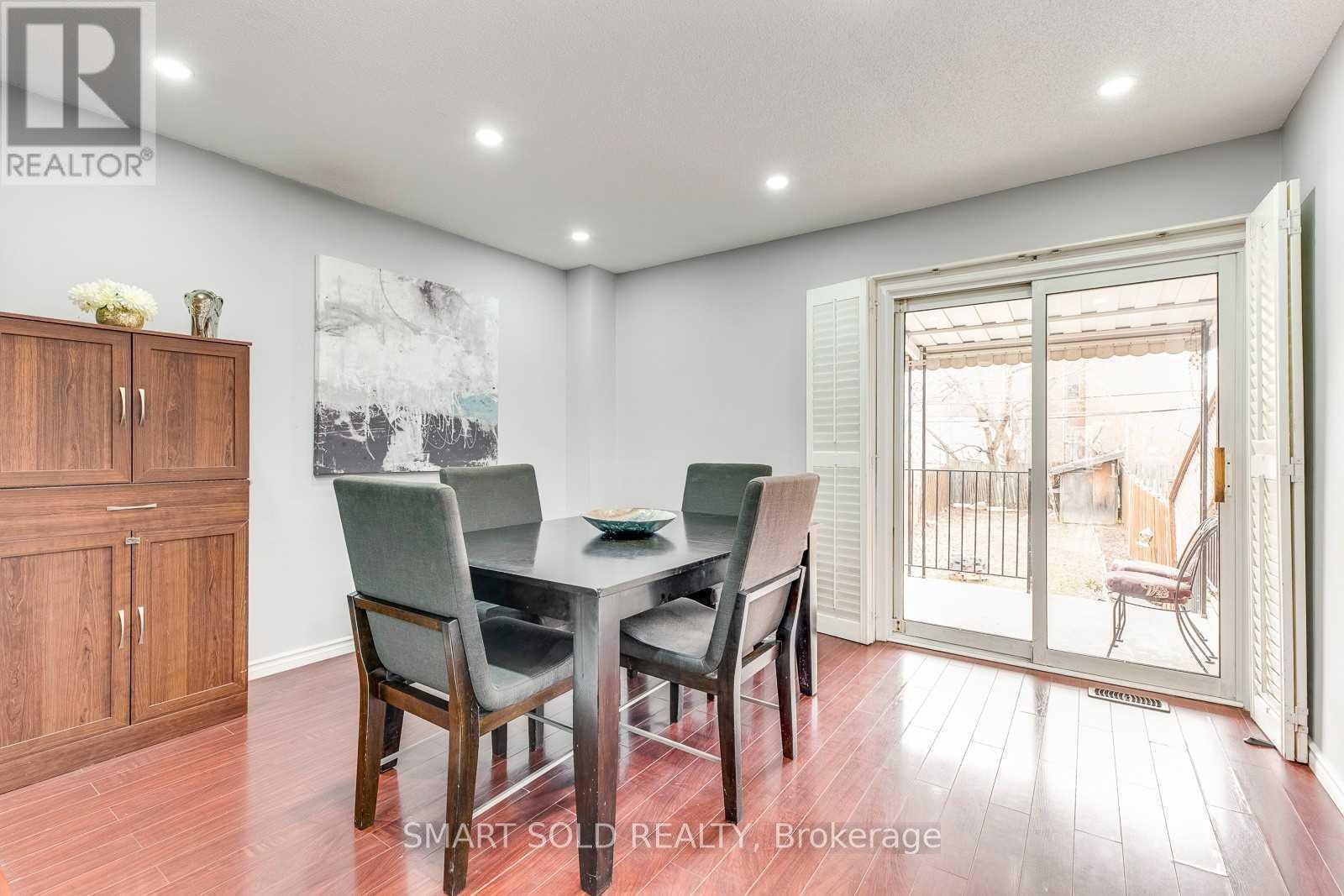 Upper - 36b Lambton Avenue, Toronto, Ontario  M6N 2S1 - Photo 12 - W12500388