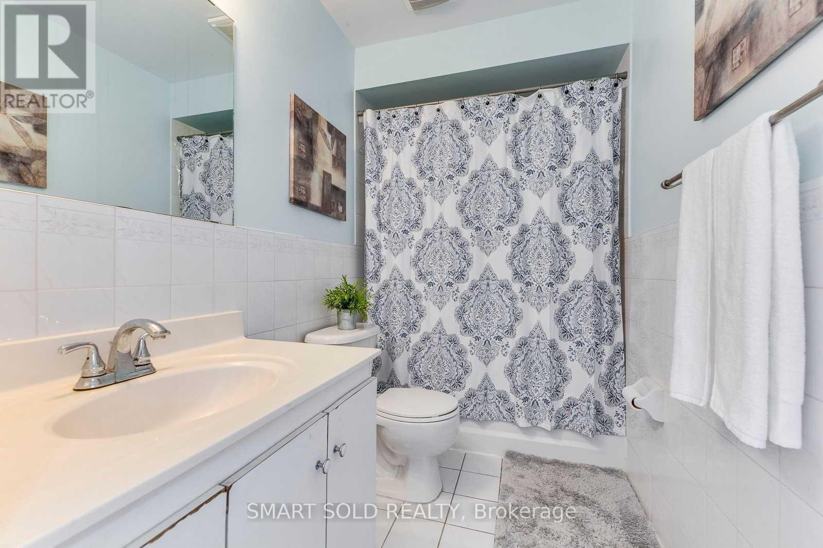 Upper - 36b Lambton Avenue, Toronto, Ontario  M6N 2S1 - Photo 20 - W12500388