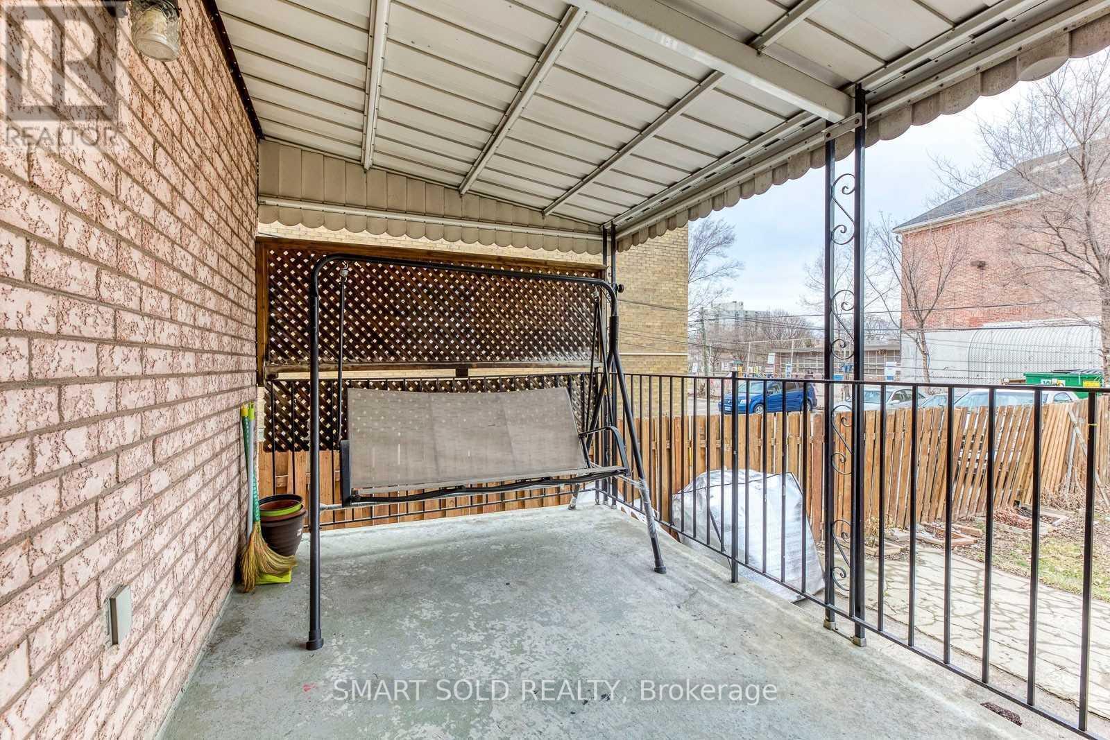 Upper - 36b Lambton Avenue, Toronto, Ontario  M6N 2S1 - Photo 23 - W12500388
