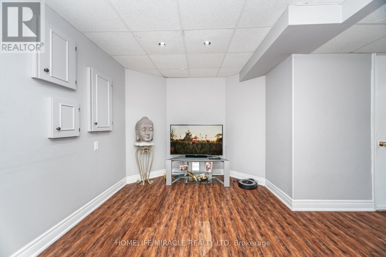 62 Queen Mary Drive, Brampton, Ontario  L7A 2K3 - Photo 10 - W12500396