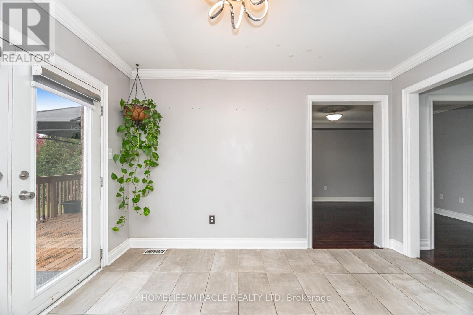 62 Queen Mary Drive, Brampton, Ontario  L7A 2K3 - Photo 20 - W12500396