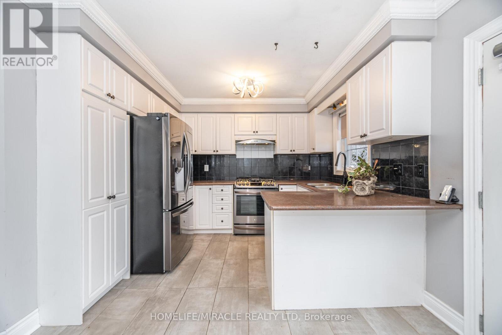 62 Queen Mary Drive, Brampton, Ontario  L7A 2K3 - Photo 22 - W12500396