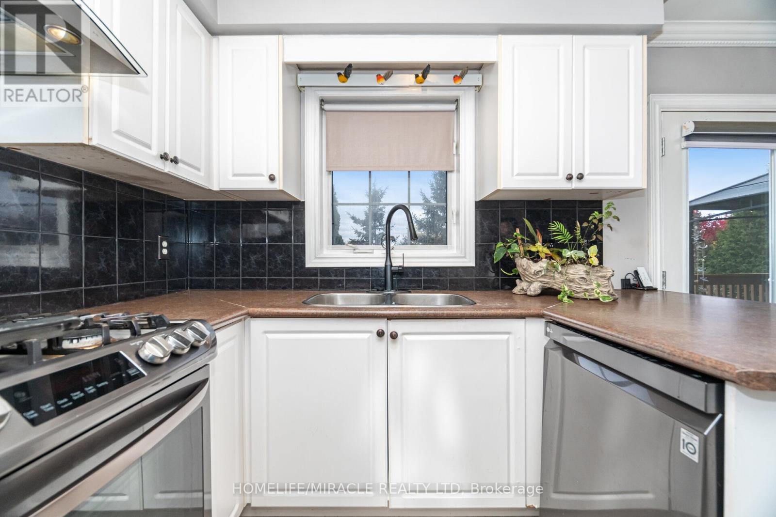 62 Queen Mary Drive, Brampton, Ontario  L7A 2K3 - Photo 23 - W12500396