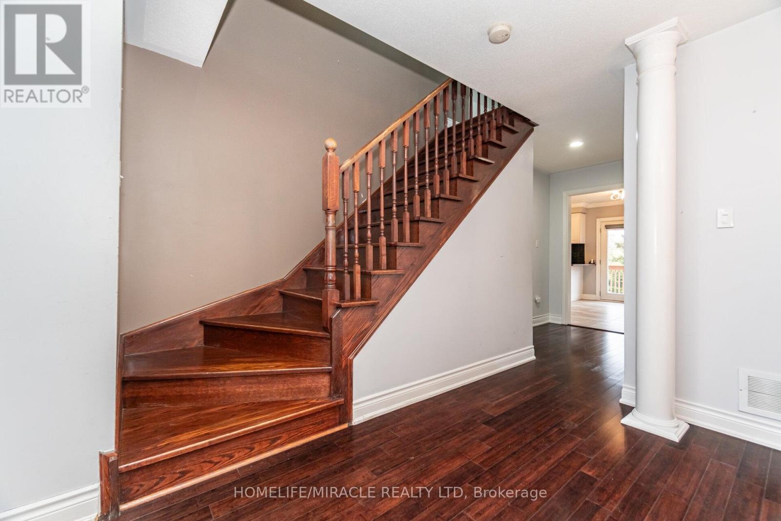 62 Queen Mary Drive, Brampton, Ontario  L7A 2K3 - Photo 27 - W12500396