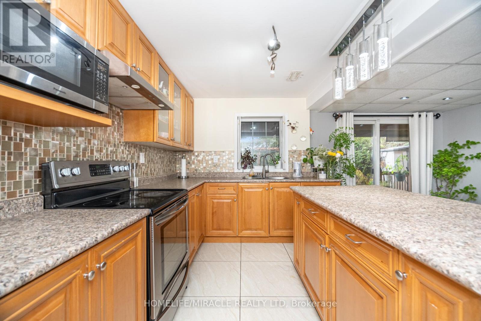 62 Queen Mary Drive, Brampton, Ontario  L7A 2K3 - Photo 40 - W12500396