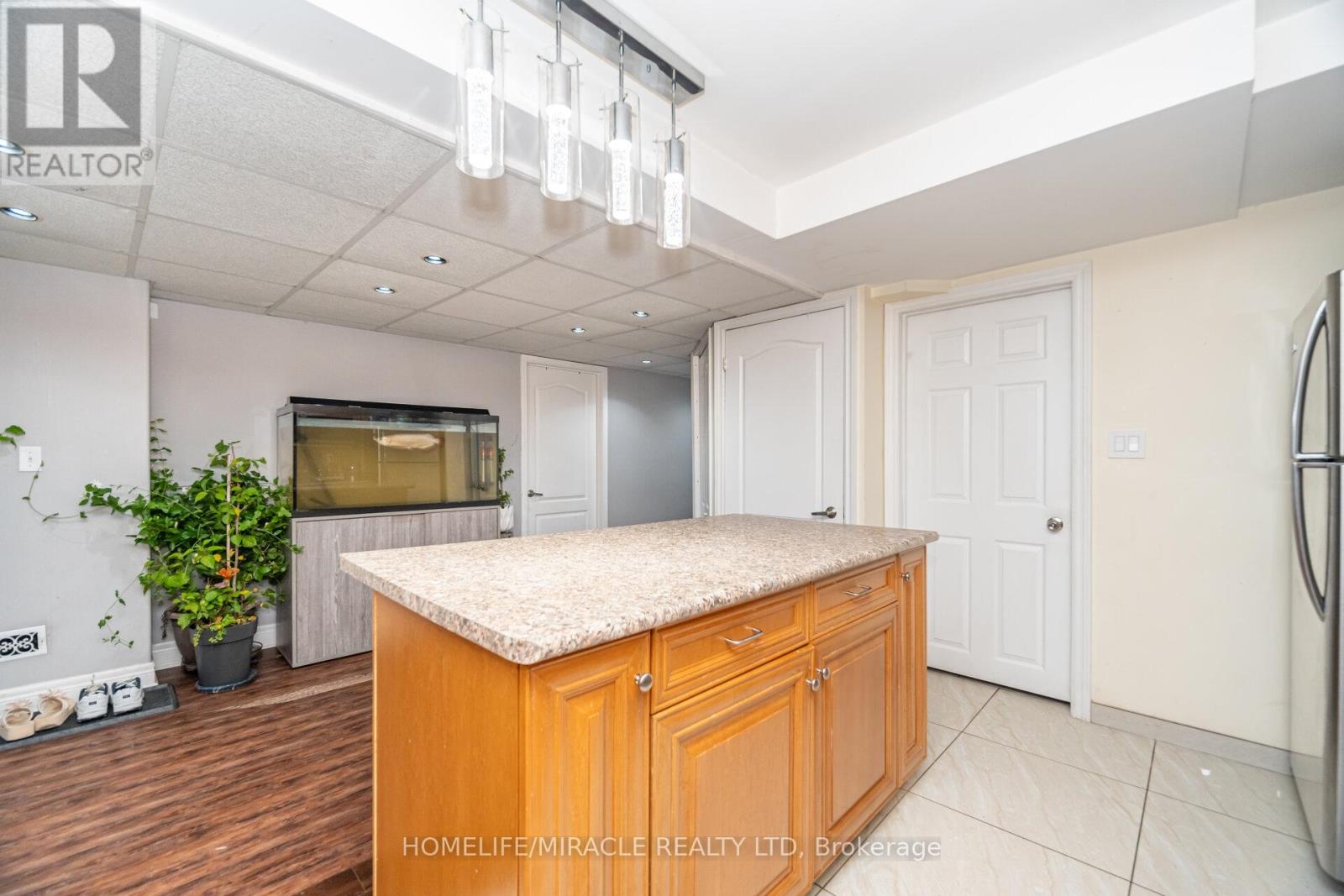 62 Queen Mary Drive, Brampton, Ontario  L7A 2K3 - Photo 41 - W12500396