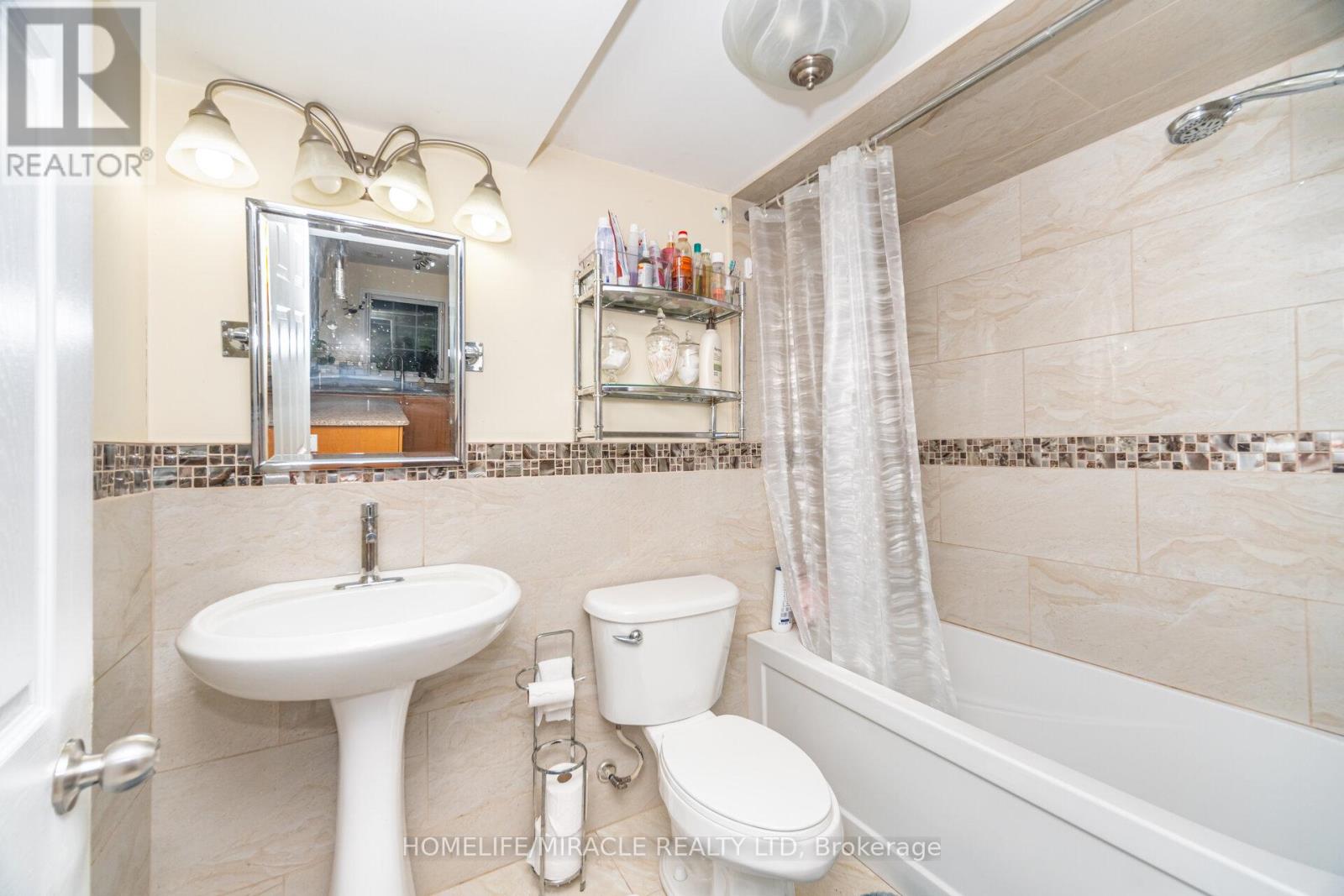 62 Queen Mary Drive, Brampton, Ontario  L7A 2K3 - Photo 44 - W12500396