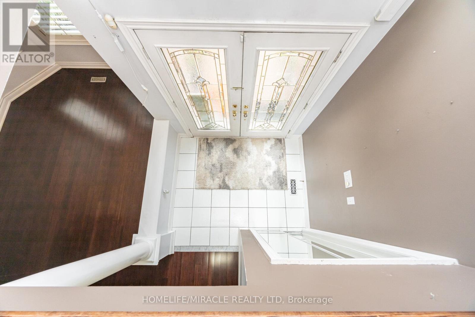 62 Queen Mary Drive, Brampton, Ontario  L7A 2K3 - Photo 7 - W12500396