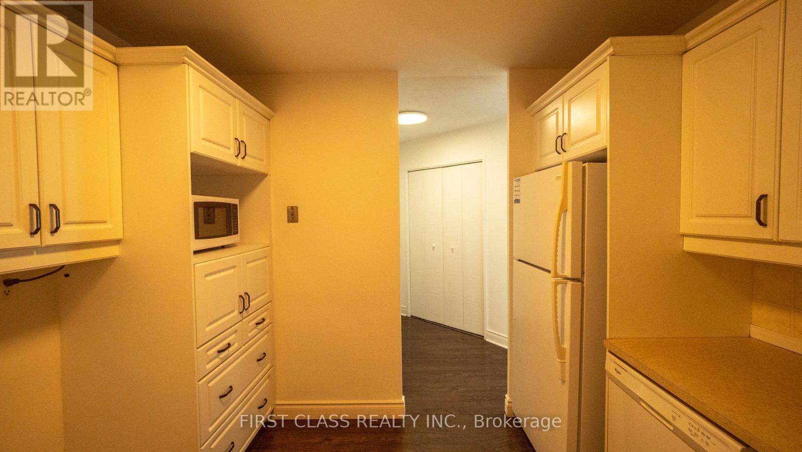 602 - 2323 Confederation Parkway, Mississauga, Ontario  L5B 1R6 - Photo 12 - W12500368