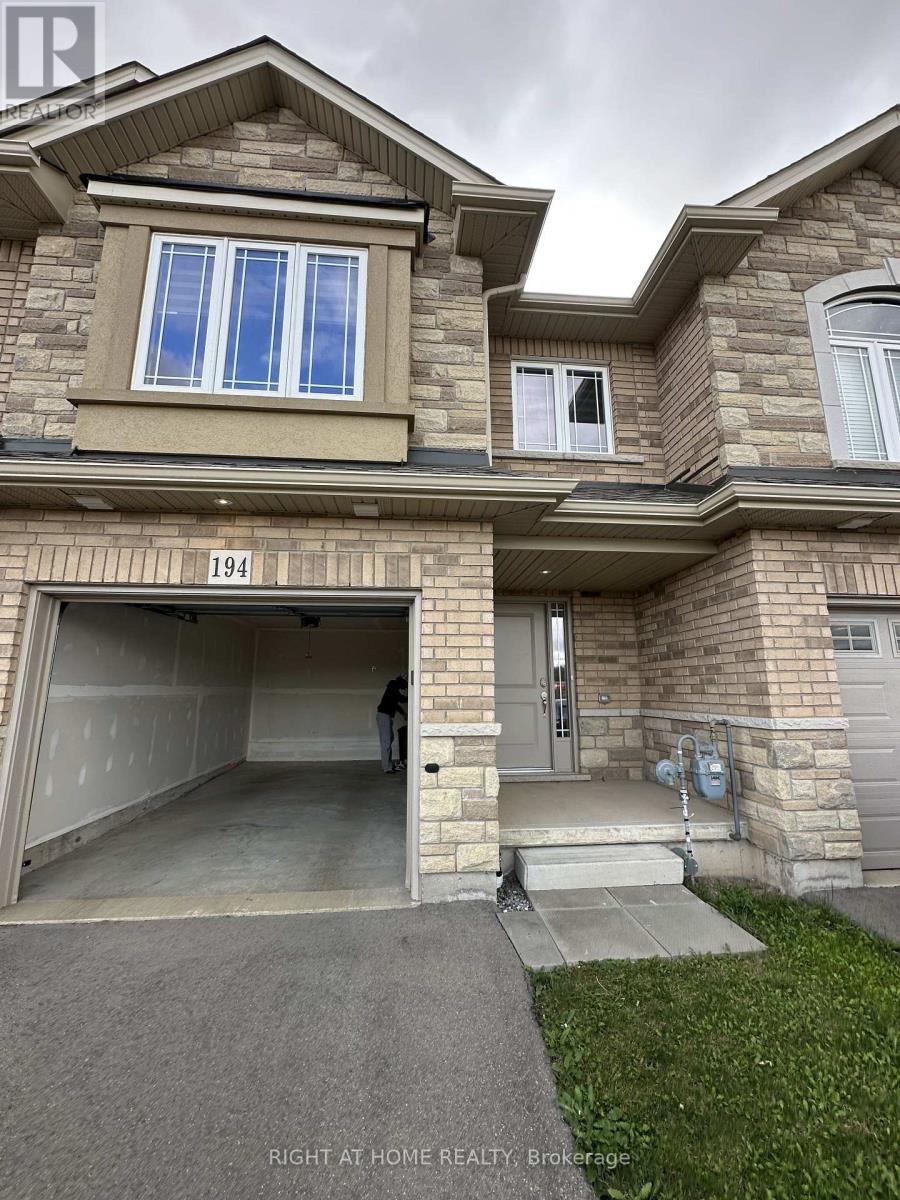 194 Dalgleish Trail, Hamilton, Ontario  L0R 1P0 - Photo 2 - X12500364