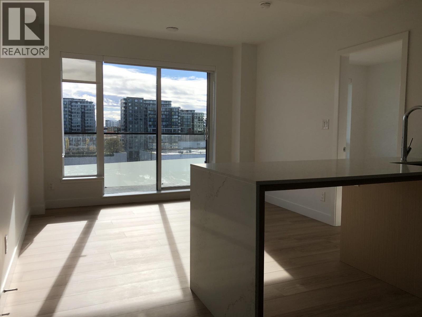 807 7977 LANSDOWNE ROAD, Richmond, British Columbia