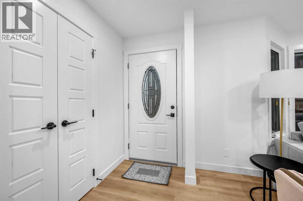 116 Queen Anne Road Se, Calgary, Alberta  T2J 4S5 - Photo 3 - A2266772