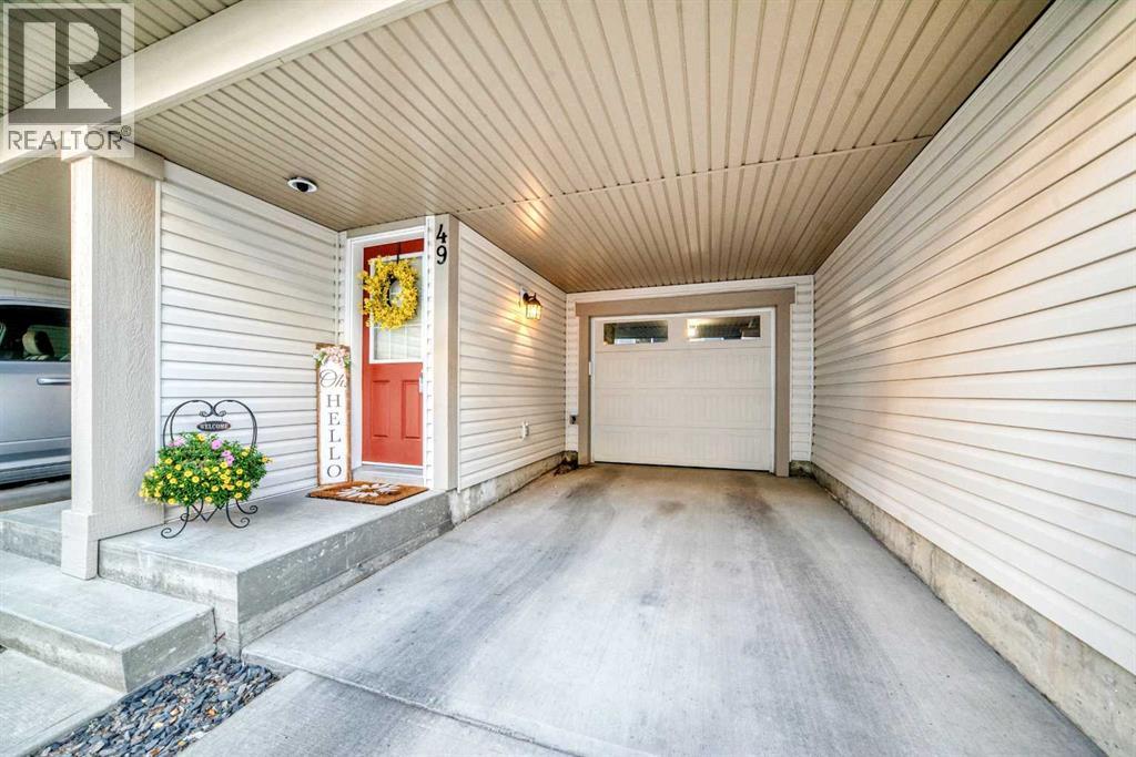 49 New Brighton Point Se, Calgary, Alberta T2Z 1B6 - Photo 2 - A2259395