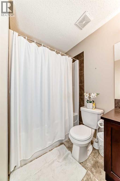 49 New Brighton Point Se, Calgary, Alberta T2Z 1B6 - Photo 19 - A2259395