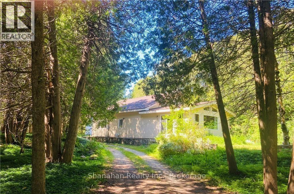 17 Little Cove Road S, Northern Bruce Peninsula, Ontario  N0H 2R0 - Photo 1 - X11939541