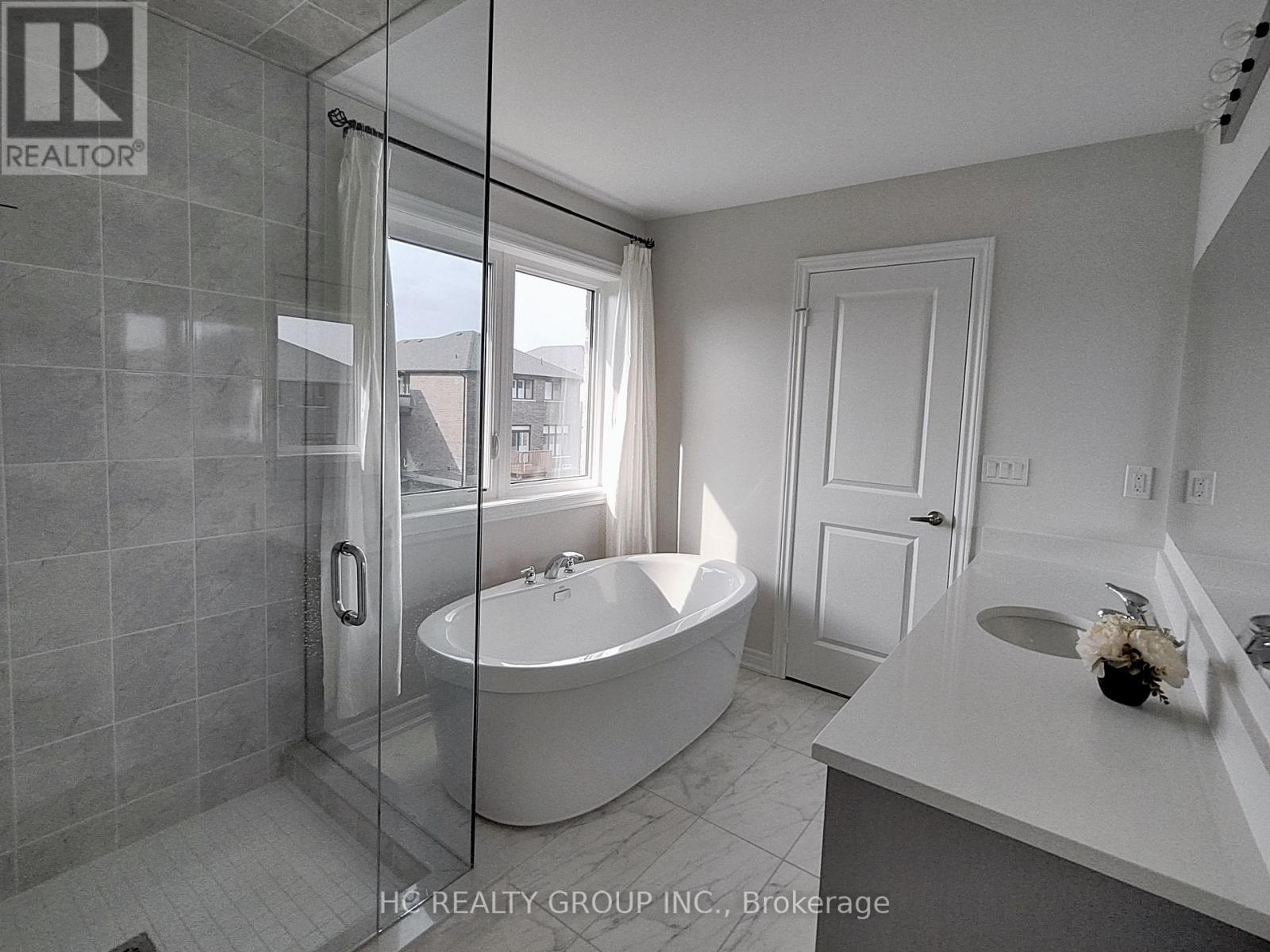 4 Sam Battaglia Crescent, Georgina, Ontario  L0E 1R0 - Photo 18 - N12500308