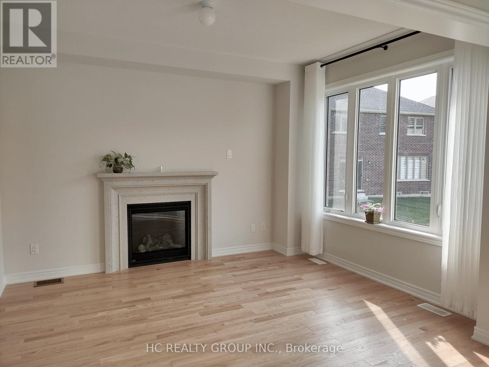 4 Sam Battaglia Crescent, Georgina, Ontario  L0E 1R0 - Photo 8 - N12500308