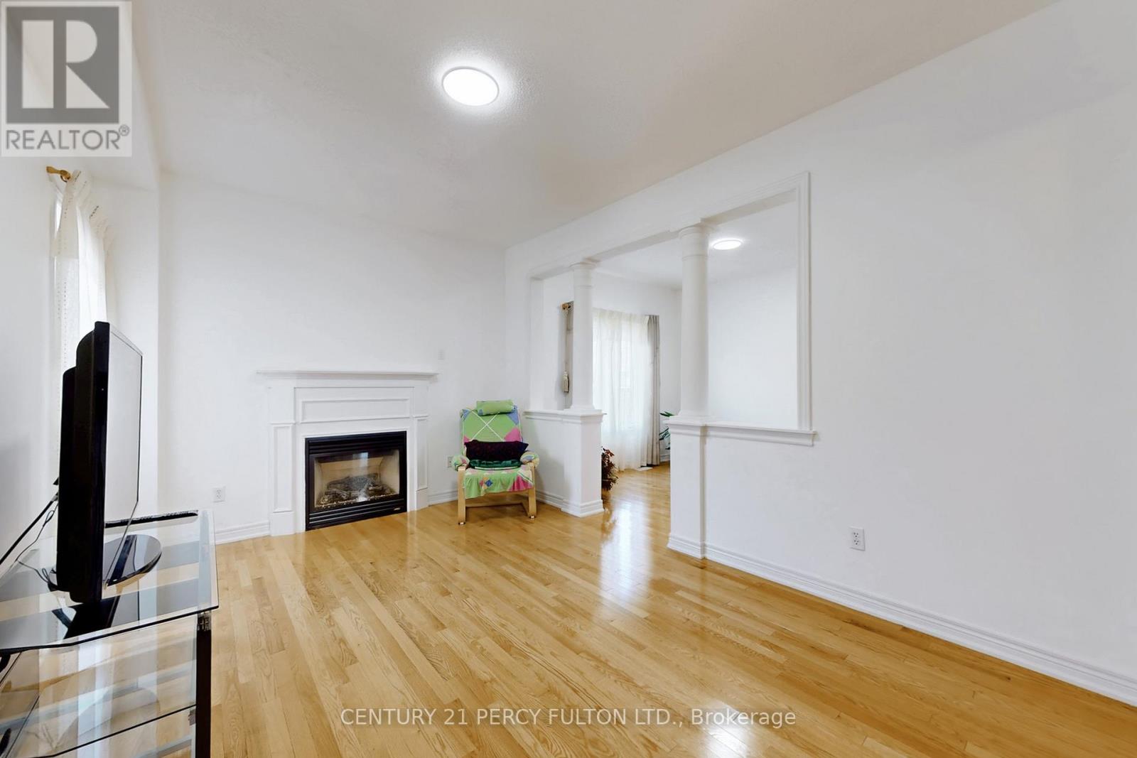 5 Attmar Drive, Brampton, Ontario  L6P 2R4 - Photo 11 - W12498544