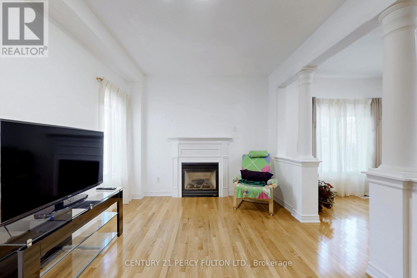 5 Attmar Drive, Brampton, Ontario  L6P 2R4 - Photo 10 - W12498544