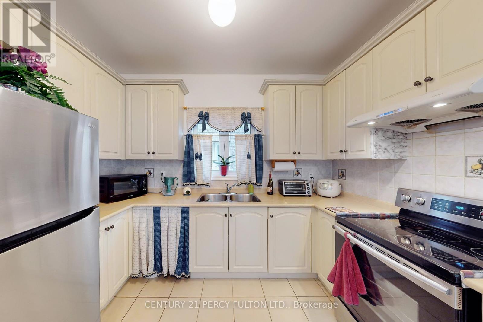 5 Attmar Drive, Brampton, Ontario  L6P 2R4 - Photo 13 - W12498544